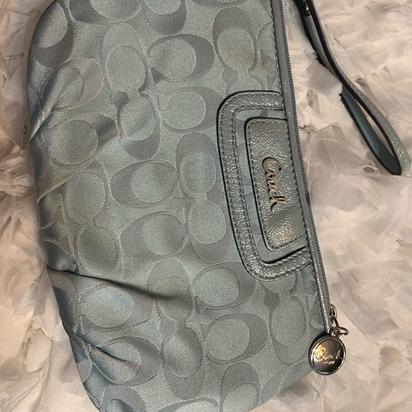 Coach - Picture 5 of 14